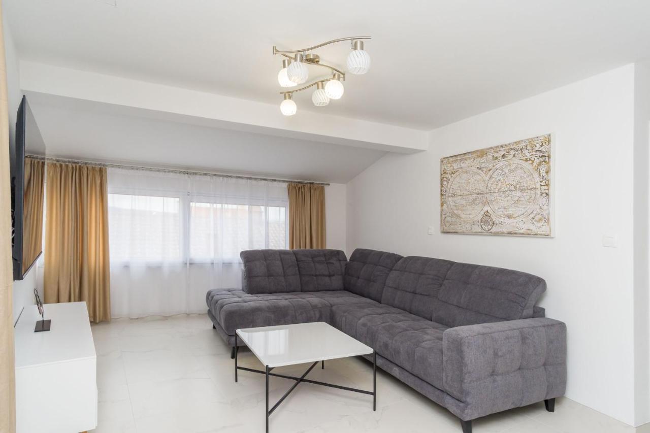 קריקווניצה Apartmani Simi - The Sun מראה חיצוני תמונה
